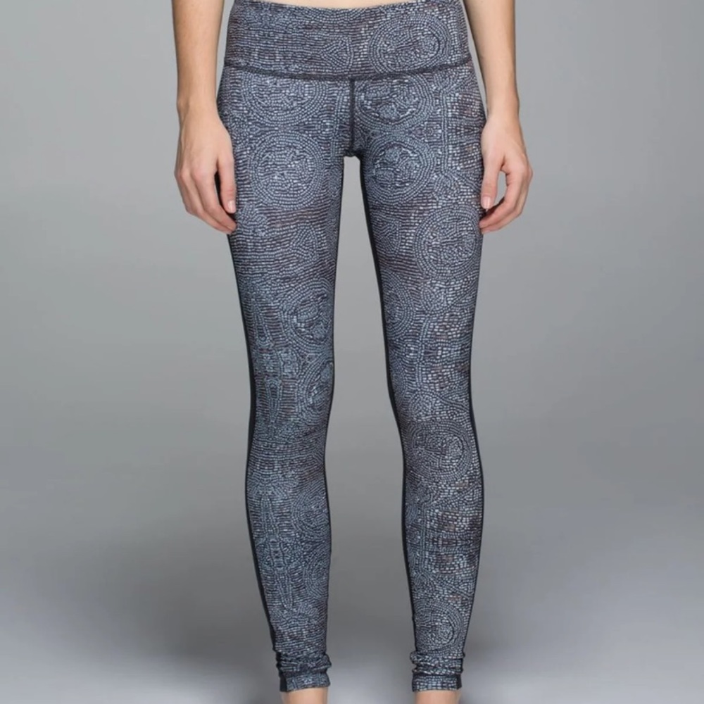 Wunder Under Lululemon leggings size 6 like new